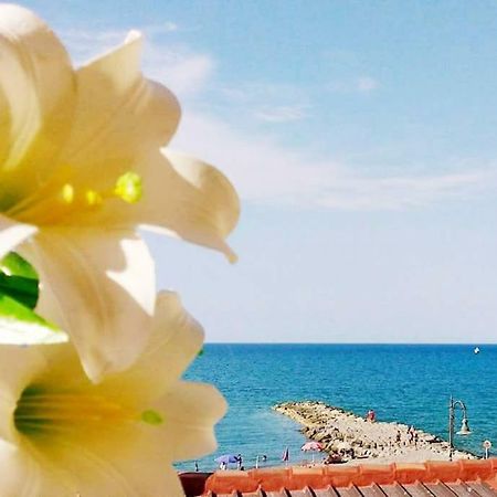 Al Giglio - Affittacamere Cariati Exteriör bild