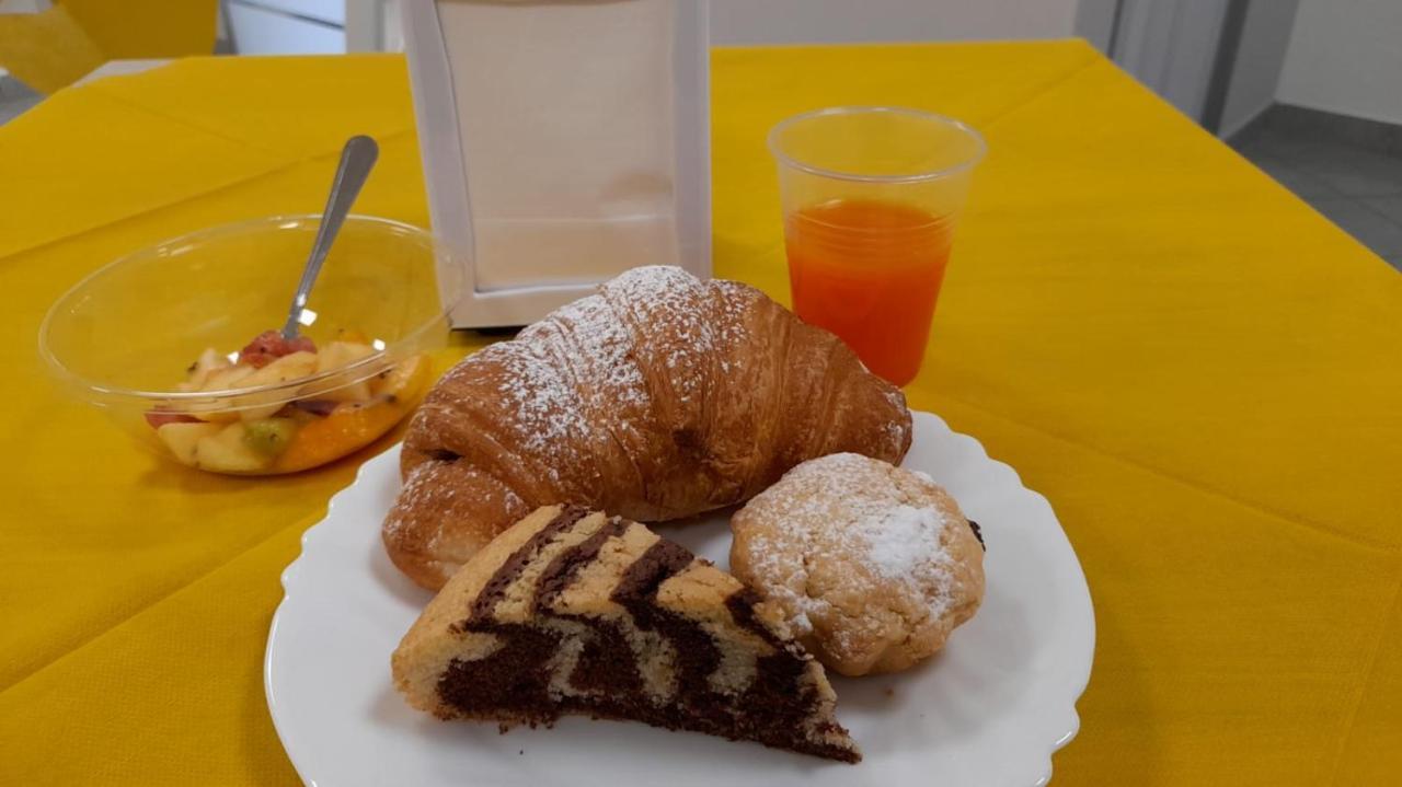 Al Giglio - Affittacamere Cariati Exteriör bild