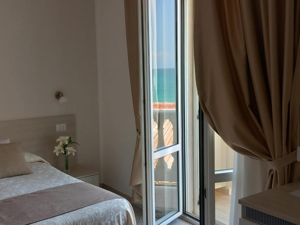 Al Giglio - Affittacamere Cariati Exteriör bild