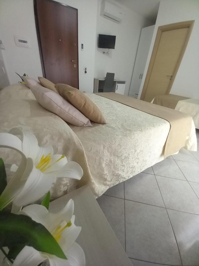 Al Giglio - Affittacamere Cariati Exteriör bild