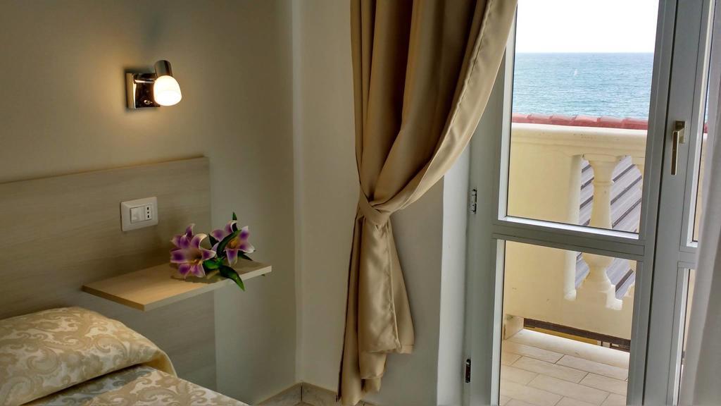 Al Giglio - Affittacamere Cariati Exteriör bild